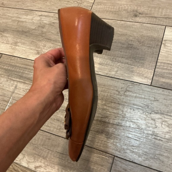 Vintage Raspini Leather Pumps Bow Accent Heel Brown Classic Shoes 24 EE sz 7 US - Picture 8 of 10